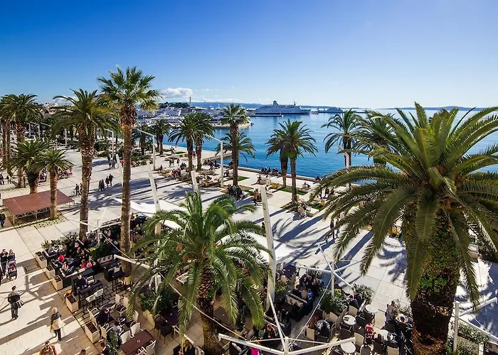 Luxury Riva With A Magnificient View شقة سبليت