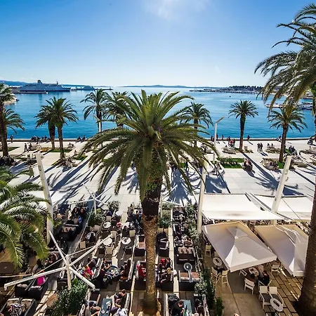 アパート Luxury Riva With A Magnificient View *